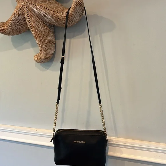 🖤💛MICHAEL KORS
Chain-Link Saffiano Leather Crossbody Bag - Picture 5 of 11